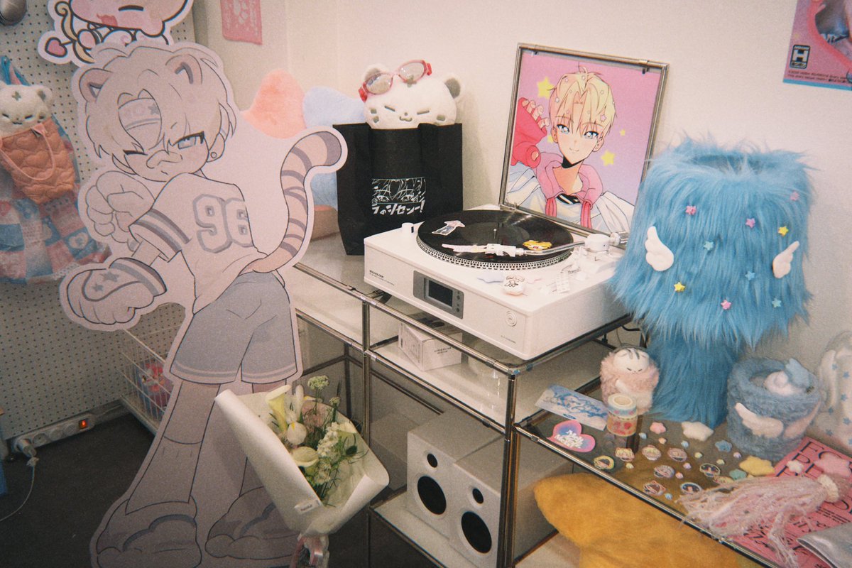 #무대위에서는개쩌는캐릭터

가장 빛나는 별을 사랑하는 마음이 공간 전체에 느껴지는 예쁜 카페💕💕🎀🌷✨