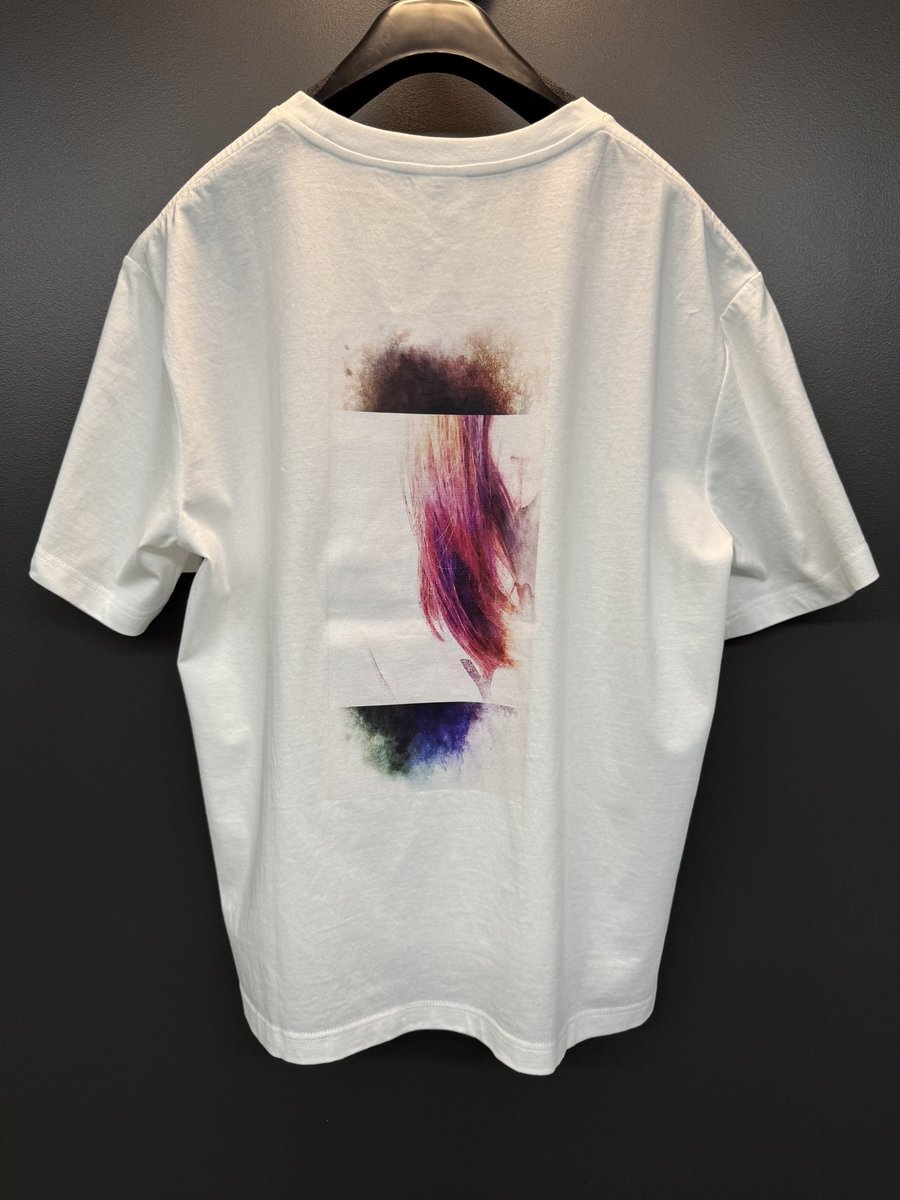 ystk_yrk's tweet image. はろはろー🙌🏻
しらふの限定版の
Tシャツが完成しました👏
アンケートに協力して頂いた皆様のお陰様ですんなり決まりましたが、その前までは眩暈がするくらい悩んでたグレーverも思い出に載せておきます😂
7月には購入してくださった皆様と
お揃い白T🤍でございます
また来月お会いしましょう💋