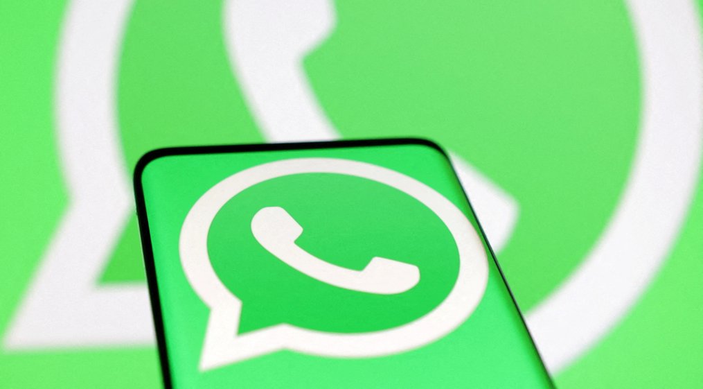 Unapotumia WhatsApp, unawasiliana na dunia. Lakini je, unalinda taarifa zako vya kutosha.!?

Watu wengi wanatumia WhatsApp kila siku lakini hawajui kuna mpangilio I mean settings Nne tu zinayoweza kubadili kila kitu.!

Soma, elewa,like,repost ili iwafikie wengi.
SHUKA NA UZI 🧵👇