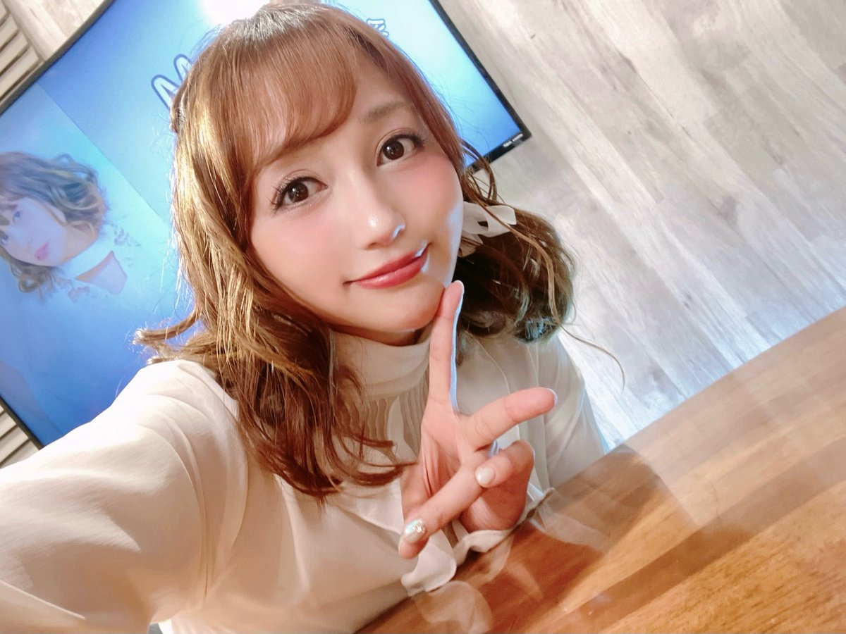 アルバム『inori』発売から二週間。

一昨年初めてソロで出演させていただいたフェスで夢かと思うほど関係者の方々に評価していただいて。それをきっかけに去年CDデビューさせていただいて。CDデビューをきっかけに今年アルバムを出させていただいて。