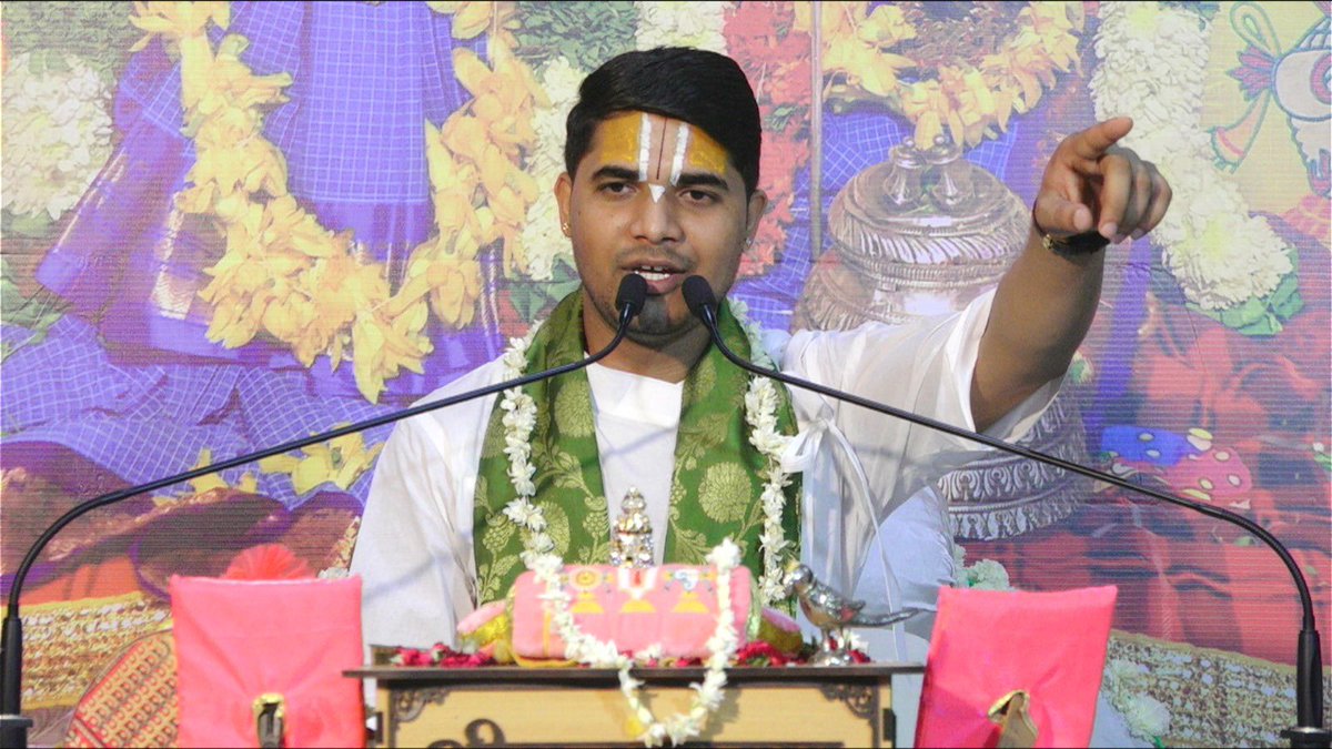 Sripadmanabh's tweet photo. ✨🦚जय श्रीमन्नारायण🪷🍃
 (Vrindavan dham) 

  5to 11 June 2025 

DAY 01 // Shrimad Bhagwat Katha || Pujya SriPadmanabh Ji || श्रीरंग मंदिर वृंदावन ||

More Info &amp; enquiry- 8410386505

#sripadmanabhji https://t.co/fIVW3W3Yav