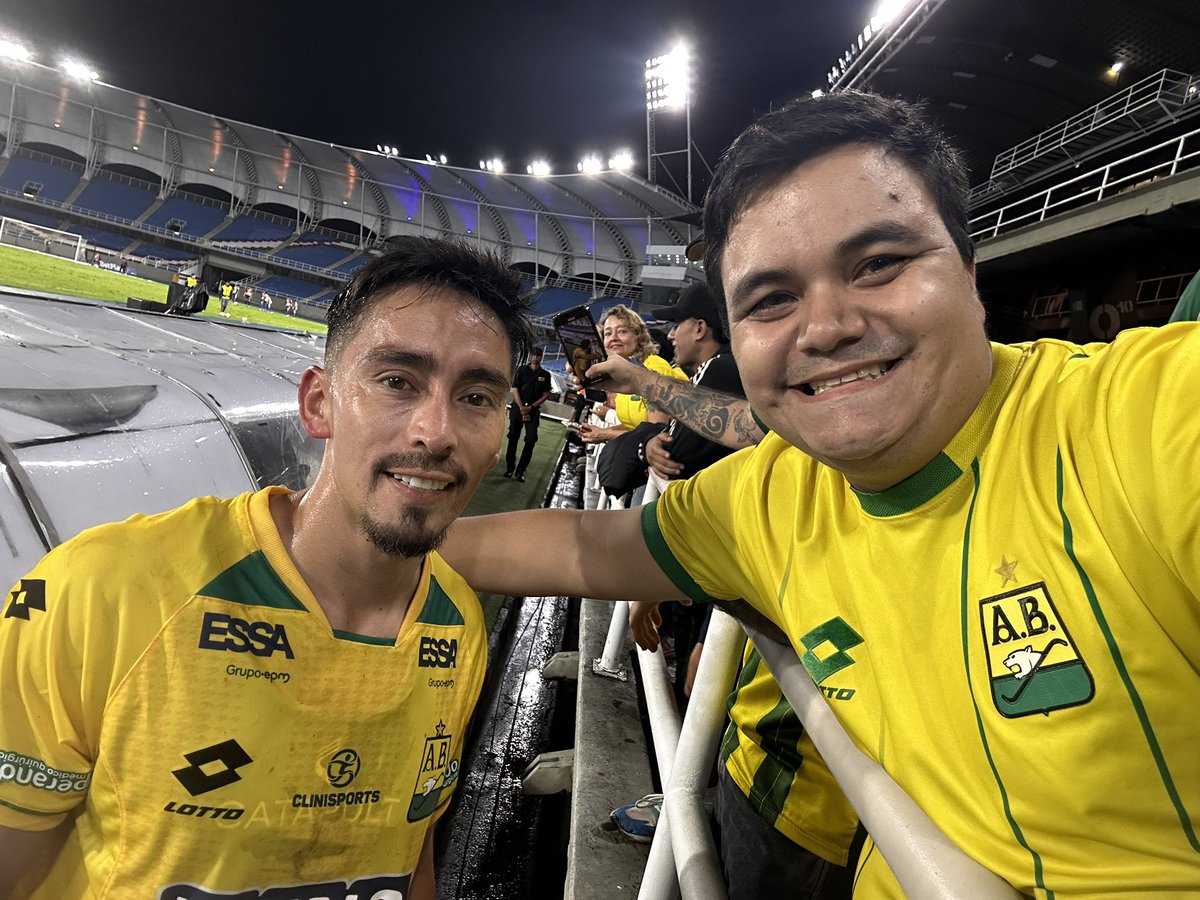MD Durán C™ (@mdduranc) on Twitter photo <a href="/FabianReporta/">Fabián Blanco</a> desde Cali siempre apoyando 
<a href="/ABucaramanga/">Atlético Bucaramanga</a> <a href="/FabianReporta/">Fabián Blanco</a> desde Cali siempre apoyando 
<a href="/ABucaramanga/">Atlético Bucaramanga</a>