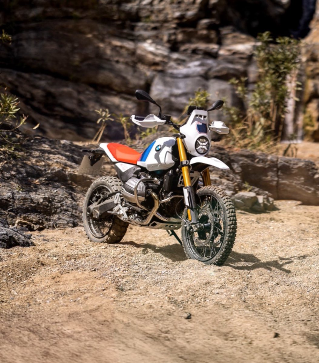 久しぶりに痺れるバイク
やっぱBMWは良いな〜