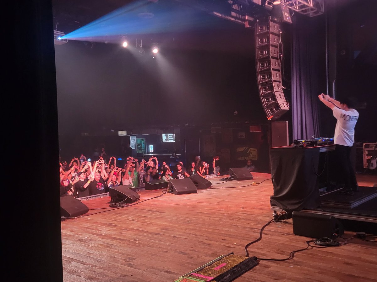 And with that, that concludes #TokyoCityLights2025 
Thank you so much <a href="/kenharada730/">原田憲 aka KEN HARADA</a> <a href="/fibrealex/">FIBRE 🌌🪐</a> <a href="/discoholicmusic/">🪩 Discoholic</a> <a href="/VantageNoise/">VANTAGE//</a> <a href="/blooberrytrain/">BERRY 🎀🍓 べリー</a> <a href="/hellokitty/">Hello Kitty</a> AiScream and <a href="/TeddyLoidSpace/">TeddyLoid</a> for the amazing performances!

Everyone had so much energy and good vibes!

Thank you guys!!!