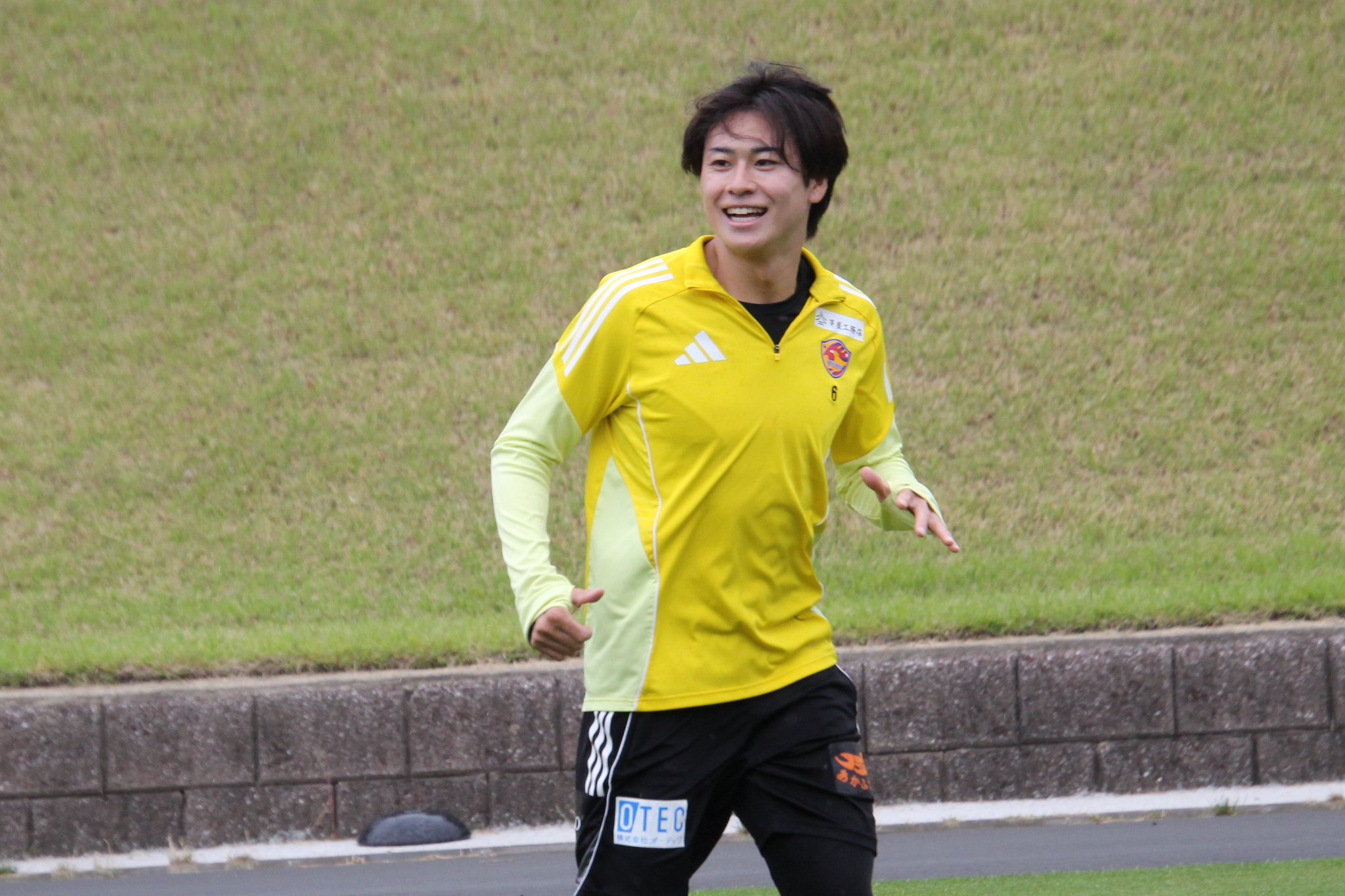 ベガルタ仙台 adidas サッカーウェア イエローサイズXO d1eeef9edabb07480f94e99e3e3e38