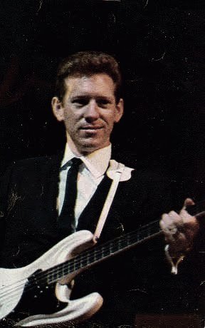 F3hvu6kKTYXcOAF's tweet photo. Guitar is the best form of self-expression I know.
#BobBogle
#RIP
https://t.co/2dBP7n3XRF…
#TheVentures - Walk Don't Run
Live ‘Saturday Night Beech-Nut Show’ 1960.
https://t.co/CTwEwUWusO https://t.co/v1cmJPYTAc