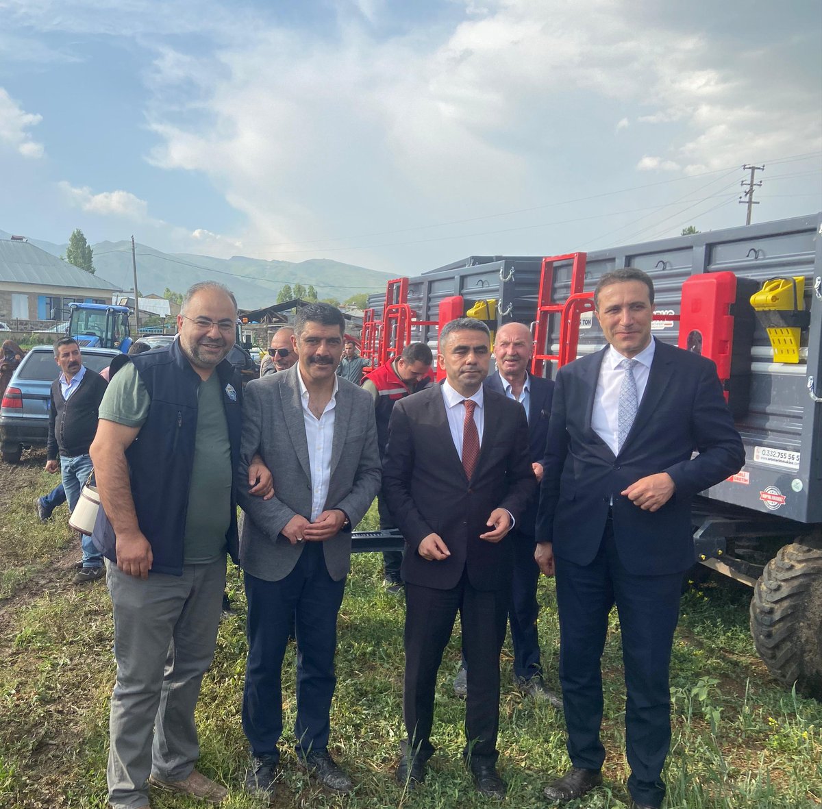 aydın tasbası (@tasbasaydn) on Twitter photo Taskaynak Övenler yiğit pınar kadın koparetifimize TKDK destekleri ile olan makina ekipman programına İl tarım müdürü Alparslan Kerger TKDK il koordinatörü Mustafa Kılıç ile katılım sağladık..üreten PASİNLER Gelişen Pasinler <a href="/ErzurumTarim/">Erzurum İl Tarım ve Orman Müdürlüğü</a> <a href="/tkdkerzurum/">Erzurum Tkdk</a> <a href="/RHisarciklioglu/">Rifat Hisarcıklıoğlu</a> Taskaynak Övenler yiğit pınar kadın koparetifimize TKDK destekleri ile olan makina ekipman programına İl tarım müdürü Alparslan Kerger TKDK il koordinatörü Mustafa Kılıç ile katılım sağladık..üreten PASİNLER Gelişen Pasinler <a href="/ErzurumTarim/">Erzurum İl Tarım ve Orman Müdürlüğü</a> <a href="/tkdkerzurum/">Erzurum Tkdk</a> <a href="/RHisarciklioglu/">Rifat Hisarcıklıoğlu</a>