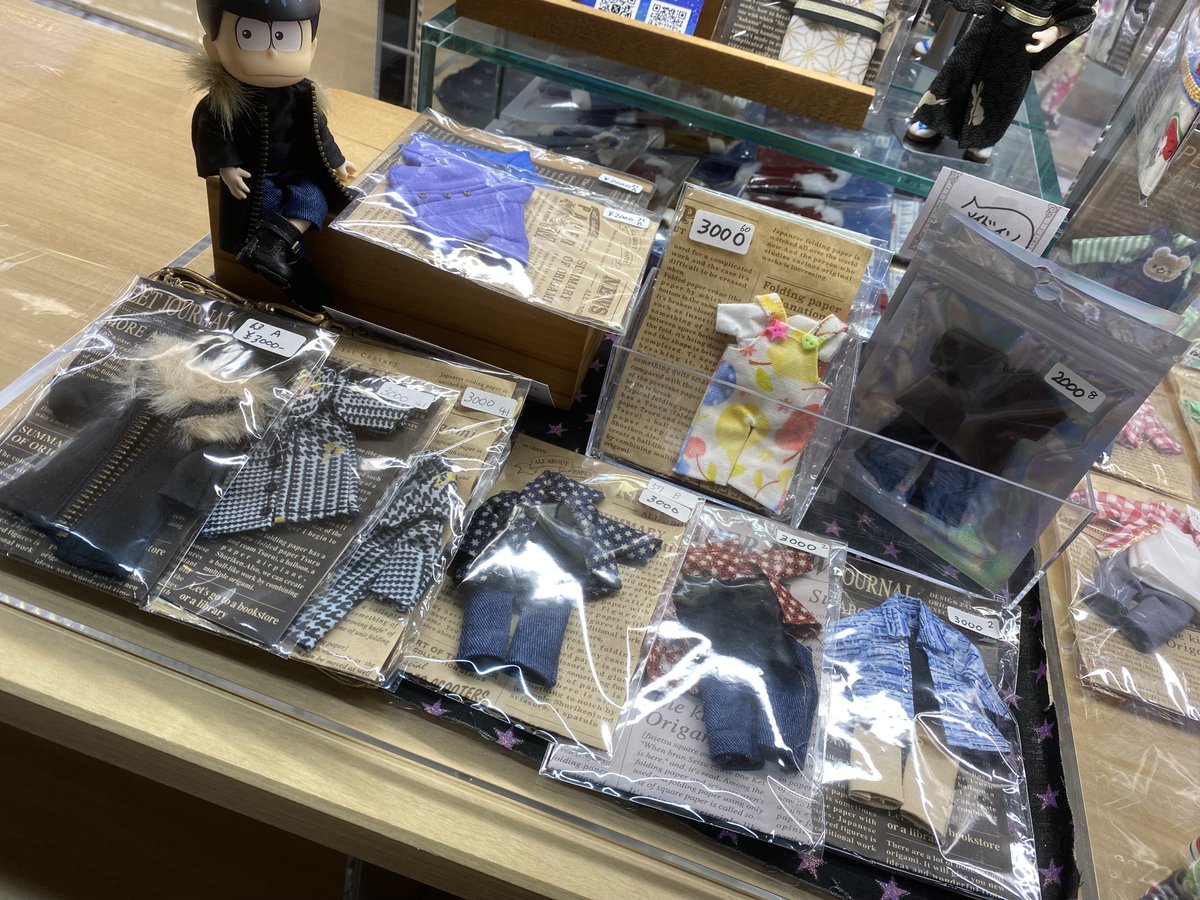 LittleworldDoll's tweet photo. 【アキバ】👕委託販売のお知らせ👖

『メイドインORE(@maidinore)』様より 
サロペットやアウター🧥、着物👘など
素敵なお洋服を引き続きお預かりしました✨

販売期間は【7/13（日）】まで‼️ 

皆様のご来店をお待ちしております💁‍♀️

#リトルワールド
#ドール委託 
#委託販売 https://t.co/46jeEsdC8G