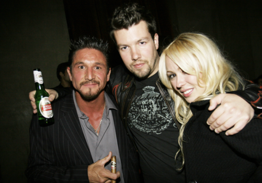 tommygunnxxx's tweet photo. Just me, my people, and a solid excuse to celebrate. Birthday throwback vibes. 🥳 #birthdaythrowback #partyfeels #GoodTimes https://t.co/gmkOIof3xy