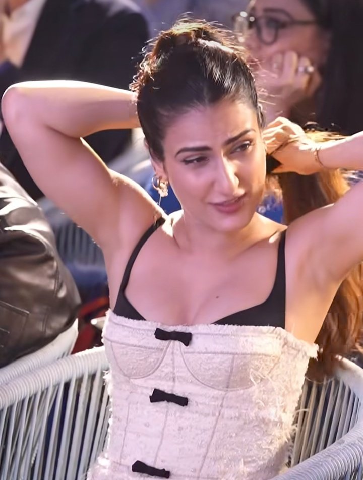 Fatima Sana Shaikh 😍
#FatimaSanaShaikh