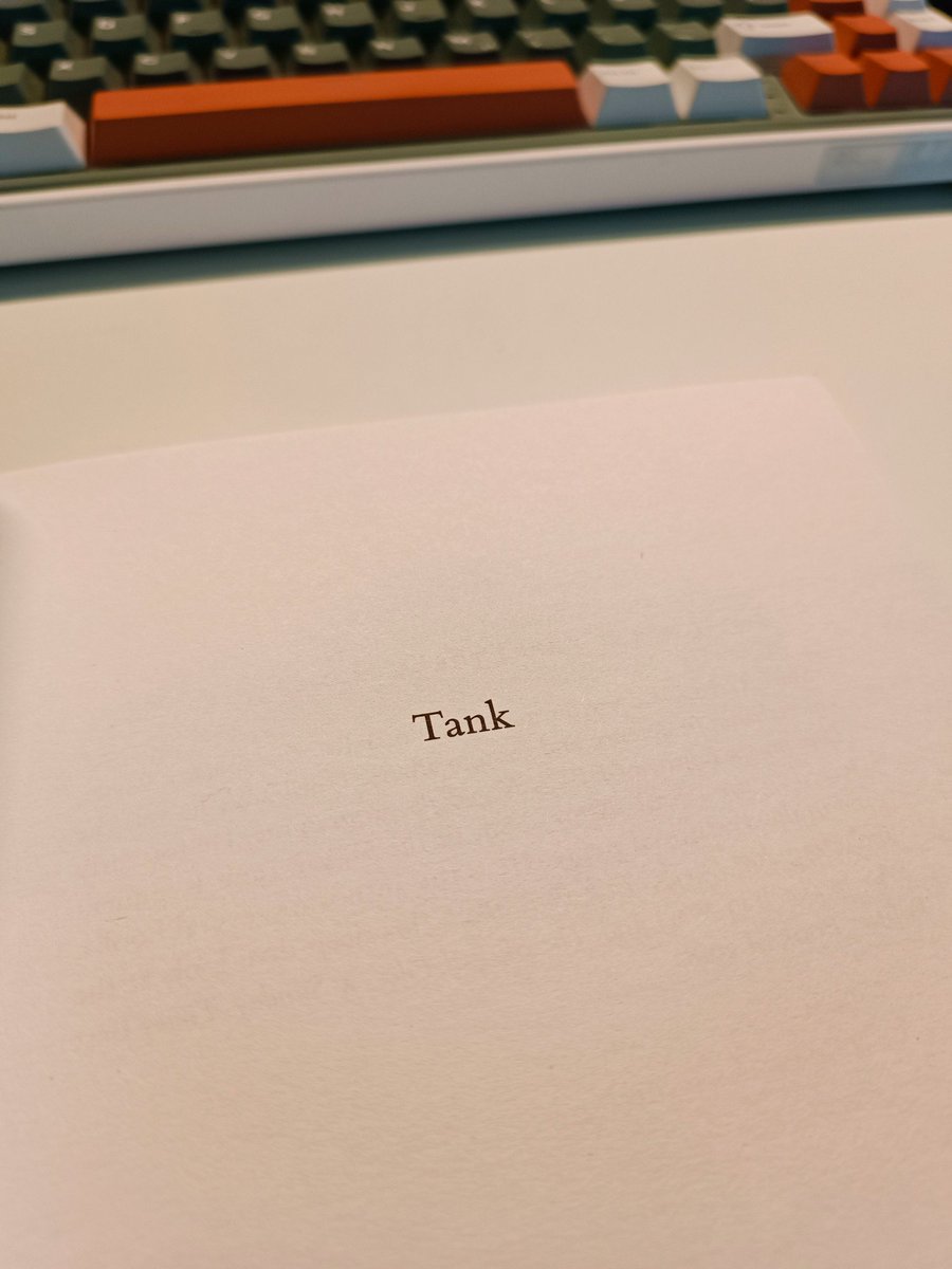 DasPanzermuseum's tweet image. Ein aussagekräftiger Titel hilft ja beim Buchverkauf enorm.