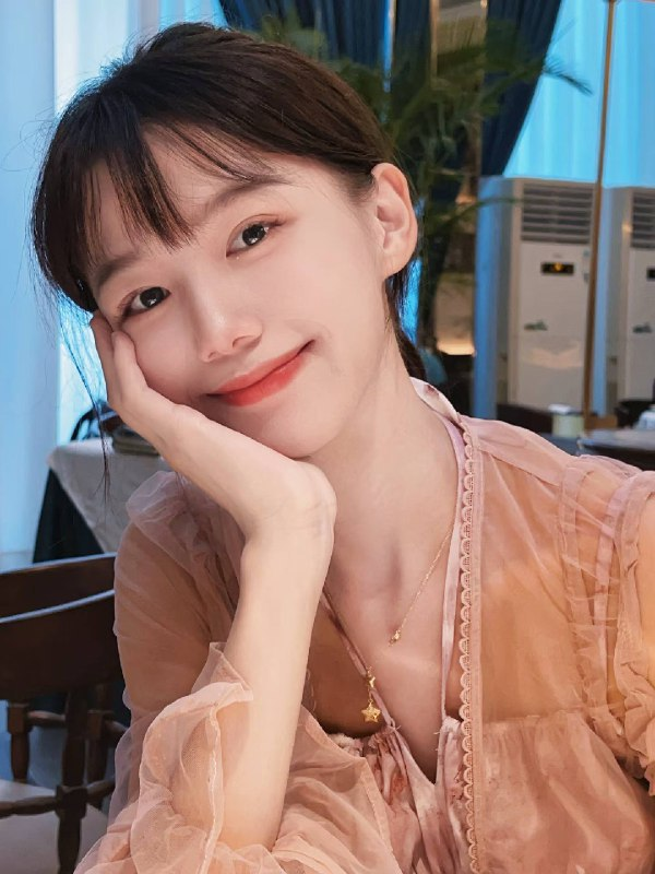 quwit1989's tweet photo. 一键去衣，AI脱衣超炫酷！🎉智能科技带来视觉盛宴！🔥创意随心，瞬间实现你的想象！😍快来探索这神奇功能吧！🌈解锁你的无限灵感！🚀 https://t.co/yiIc1Hzo7x