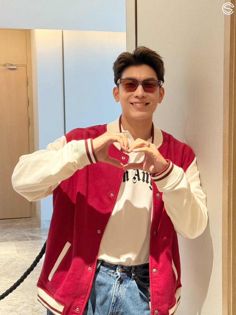 Mewlions Philippines (@mewlionsph) on Twitter photo Thank you so much to all chinese mewlions for the fan support for today's fansign event. 🙏🤍
DAYLIFE WITH U
<a href="/MSuppasit/">mewsuppasit</a>
#MEWFANSIGNinShenzhen Thank you so much to all chinese mewlions for the fan support for today's fansign event. 🙏🤍
DAYLIFE WITH U
<a href="/MSuppasit/">mewsuppasit</a>
#MEWFANSIGNinShenzhen