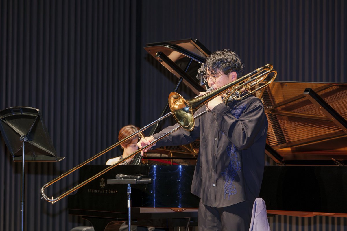 山田怜央バストロンボーンリサイタル無事終演後いたしました！
沢山のお客さんに聴いていただき幸せでした。
会場に来れなかったけれど応援してくださった方々もありがとうございます🙇

感想などお寄せいただけたら嬉しいです。
写真はいつも音も動画も全部お願いしている日野杉🙏

ピアノ：秋山朋葉