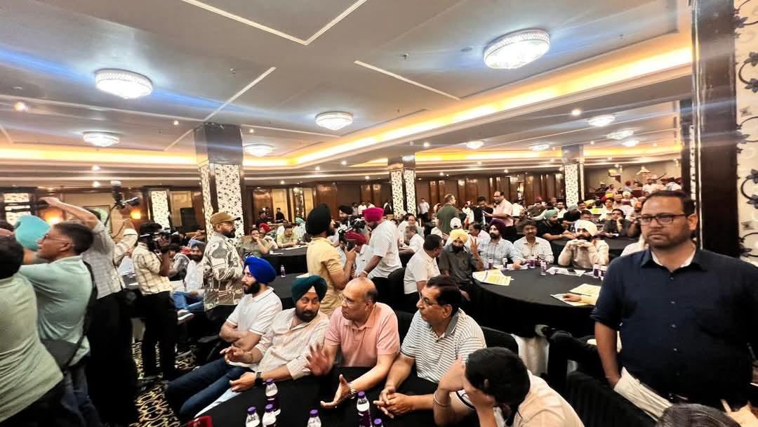 Tarunpreet Singh Sond (@tarunpreetsond) on Twitter photo The president of the MSME Forum, Mr. Badish Jindal, along with more than 20 fellow Industrialists & Traders, has joined the Aam Aadmi Party. Congratulations! โ๐ป
<a href="/ArvindKejriwal/">Arvind Kejriwal</a> <a href="/BhagwantMann/">Bhagwant Mann</a> <a href="/msisodia/">Manish Sisodia</a> <a href="/SandeepPathak04/">Dr. Sandeep Pathak</a> The president of the MSME Forum, Mr. Badish Jindal, along with more than 20 fellow Industrialists & Traders, has joined the Aam Aadmi Party. Congratulations! โ๐ป
<a href="/ArvindKejriwal/">Arvind Kejriwal</a> <a href="/BhagwantMann/">Bhagwant Mann</a> <a href="/msisodia/">Manish Sisodia</a> <a href="/SandeepPathak04/">Dr. Sandeep Pathak</a>