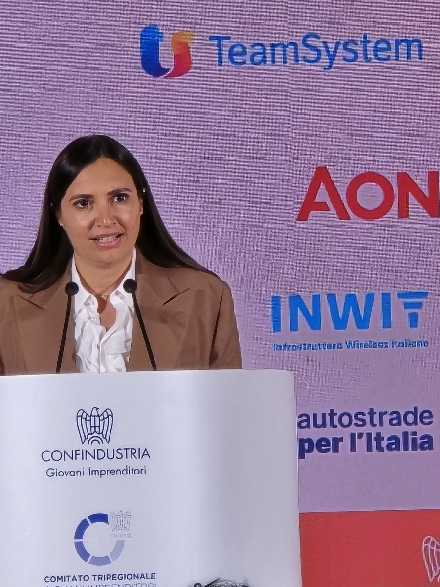 Michelangelo Suigo (@supermik14) on Twitter photo Potenti e convincenti le tesi di <a href="/MariaAnghileri/">Maria Anghileri</a>
a #Rapallo25 <a href="/GIConfindustria/">GI Confindustria</a>:
"Un Paese competitivo favorisce la produttività. La crescita delle aziende dipende dagli investimenti in processi e prodotti innovativi e dalle competenze"
<a href="/3regGI/">Convegno GI</a> <a href="/Confindustria/">Confindustria</a> <a href="/INWIT_Official/">INWIT</a> Potenti e convincenti le tesi di <a href="/MariaAnghileri/">Maria Anghileri</a>
a #Rapallo25 <a href="/GIConfindustria/">GI Confindustria</a>:
"Un Paese competitivo favorisce la produttività. La crescita delle aziende dipende dagli investimenti in processi e prodotti innovativi e dalle competenze"
<a href="/3regGI/">Convegno GI</a> <a href="/Confindustria/">Confindustria</a> <a href="/INWIT_Official/">INWIT</a>