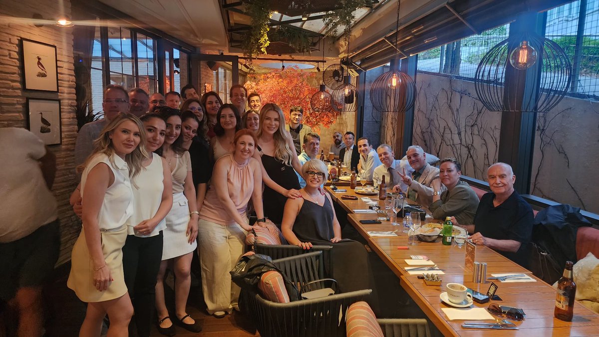 ozlemderici's tweet image. Keyifli bir bahar akşamında Finansçılar Yaza Merhaba Buluşması + 1 Doğumgünü :) Sevgili Sibel'e upuzun musmutlu yaşlar...
@akrespin Banu Dirim @burcukiratli__ @bulentcalak
Derya Güzel @halisdemironder Efe Gülkan @EmrahGurelli @pabuccuemre @ErhanAslanoglu @gokturk Gokturk…