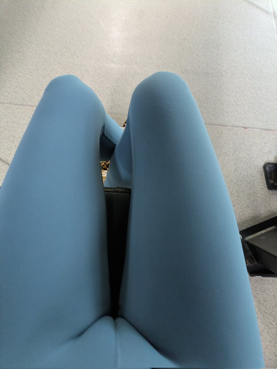 健身房里的荷尔蒙暴击，空气中弥漫着铁锈和汗水的混合味道，仿佛每一口都能感受到浓烈的荷尔蒙˚*̥(∗*⁰͈꒨⁰͈)*̥哇哦~