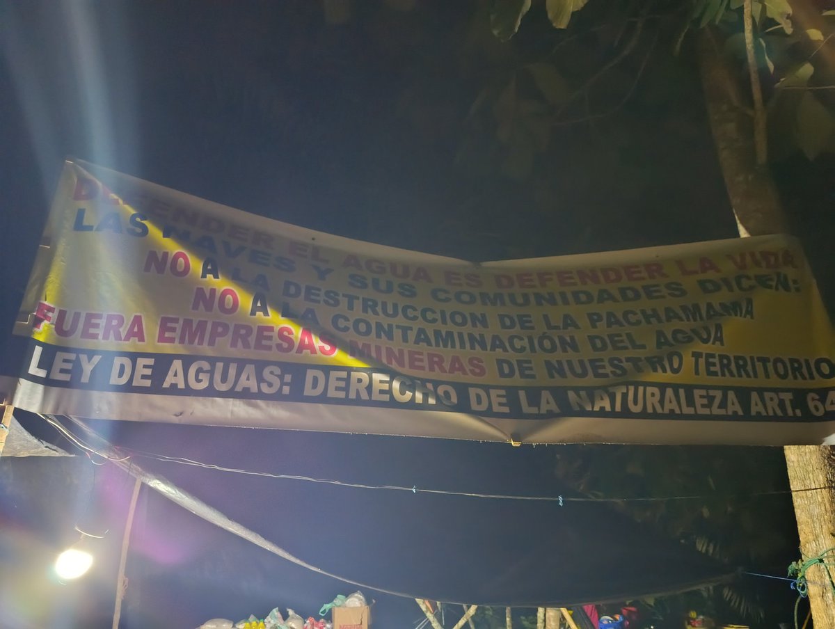 UN MES DE RESISTENCIA

En Las Naves no hay paso para las mineras. No permitiremos que el empresario invasor siga acumulando riqueza a costa de los pueblos. Hoy el Recinto La Unión cumple un mes de resistencia impidiendo el paso a la maquinaria que pretende desgarrar la tierra.