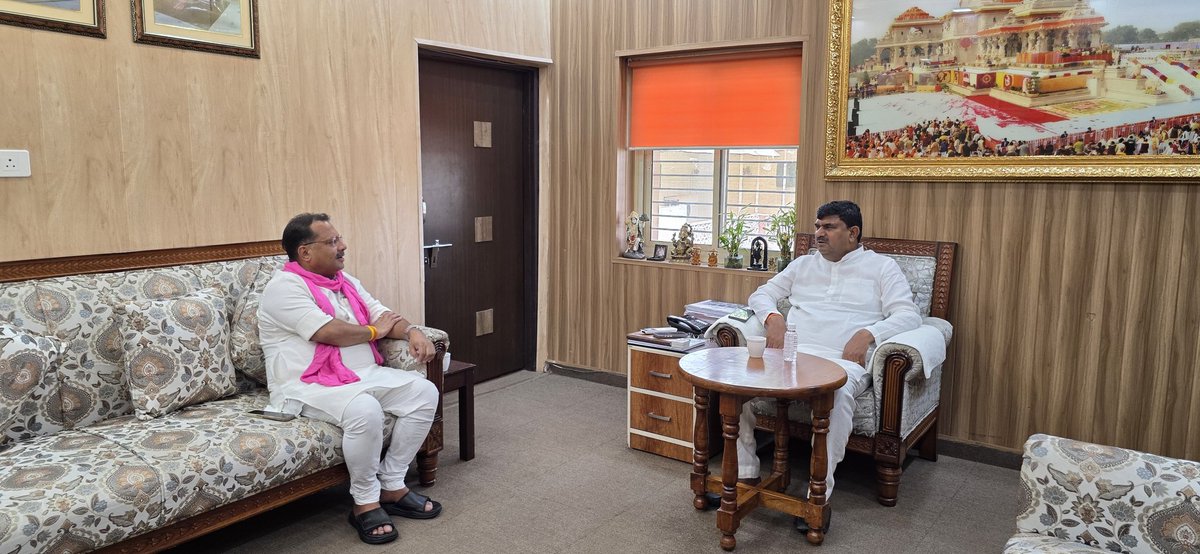 P.N. Pathak (@pnpathakbjp) on Twitter photo आज लखनऊ में भाजपा प्रदेश कार्यालय पर प्रदेश महामंत्री(संगठन) आ० <a href="/idharampalsingh/">Dharampal Singh</a> जी भाई साहब से भेंटकर कुशलक्षेम जाना। तथा विभिन्न संगठनात्मक विषयों पर वृहद चर्चा हुई, एवं उनका मार्गदर्शन मिला। आज लखनऊ में भाजपा प्रदेश कार्यालय पर प्रदेश महामंत्री(संगठन) आ० <a href="/idharampalsingh/">Dharampal Singh</a> जी भाई साहब से भेंटकर कुशलक्षेम जाना। तथा विभिन्न संगठनात्मक विषयों पर वृहद चर्चा हुई, एवं उनका मार्गदर्शन मिला।