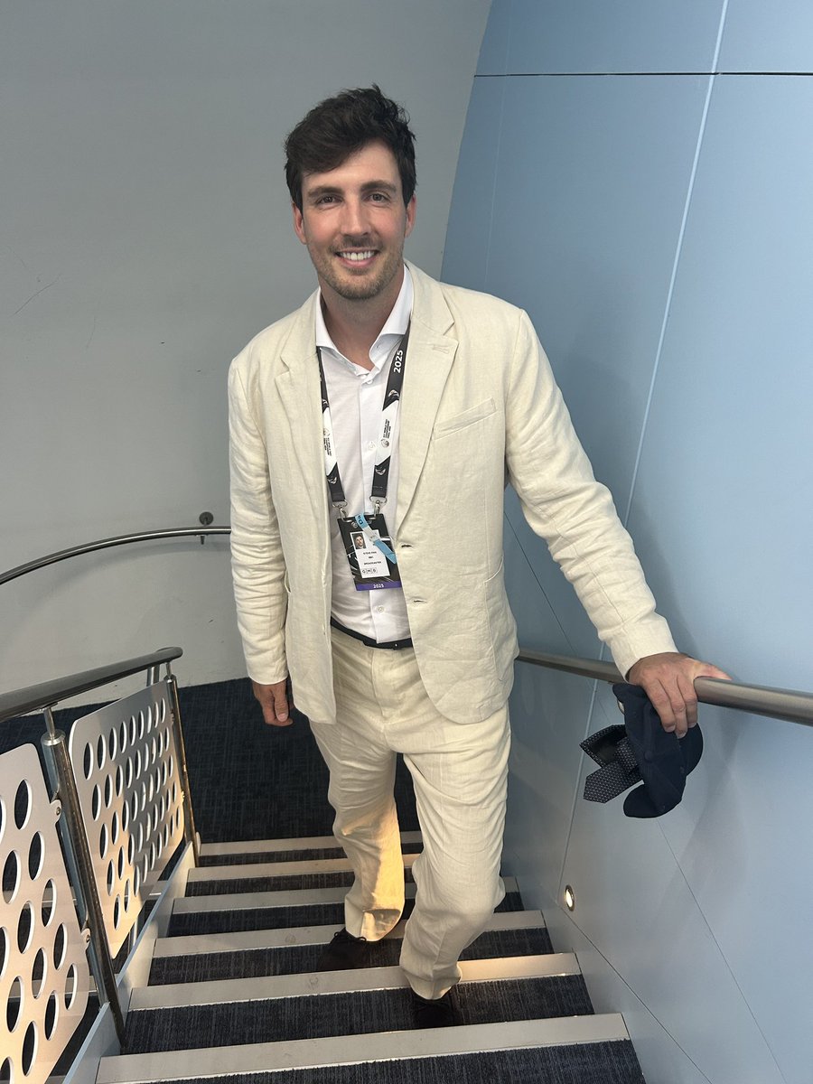 Steven Finn tweet media