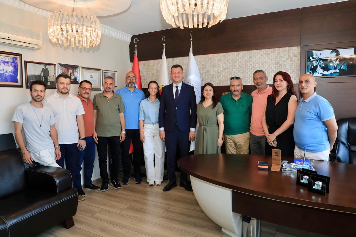 alanyagc's tweet photo. Alanya Kaymakamı Sayın Dr. Fatih Ürkmezer ile cemiyetimizde güzel bir sohbetin ardından vedalaştık. Sayın Ürkmezer'e ziyareti nedeniyle teşekkür eder yeni görevinde de başarılar dileriz. @furkmezer https://t.co/JQTHoG7gaX