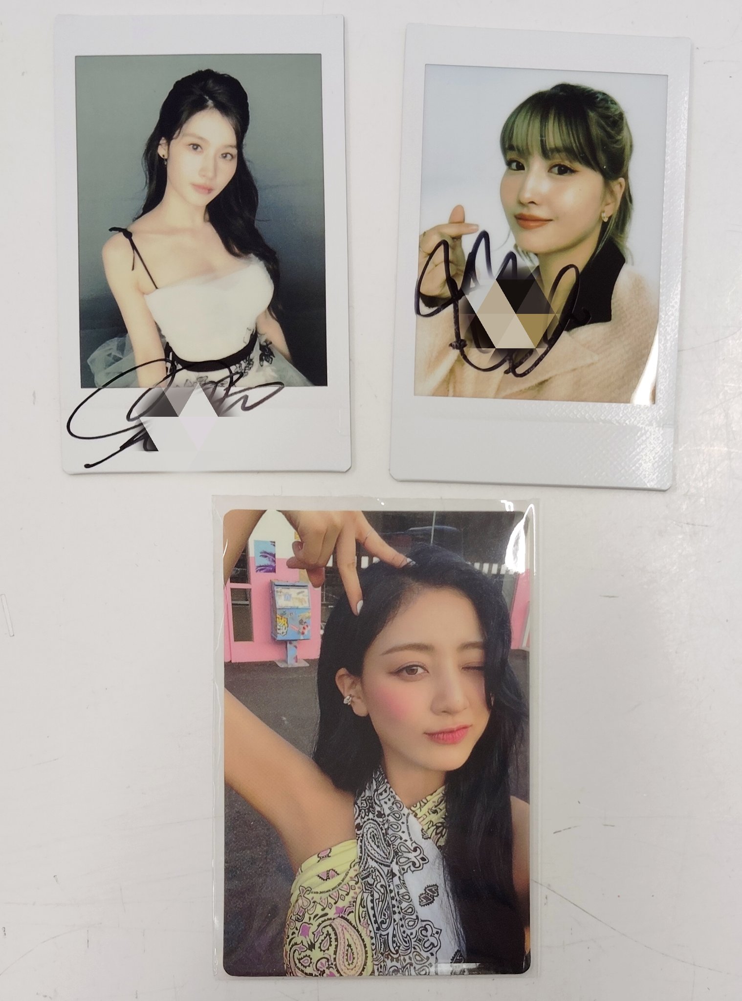 TWICE〜ジヒョ 直筆サイン入り チェキ #TWICE5 - メルカリ