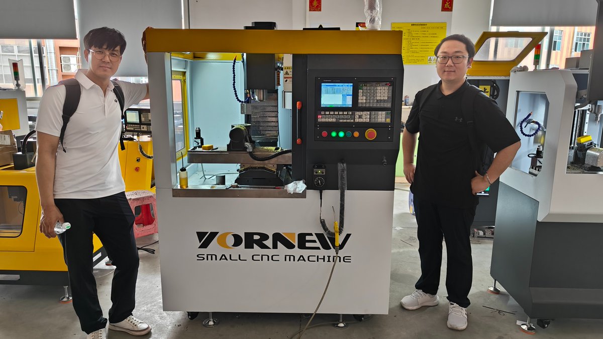 Remember the Korean client who was blown away by our small 5-axis machining center during their first visit to our factory last year? They’re back for round two! And this time, they’ve brought a friend from the Korean education equipment industry along.