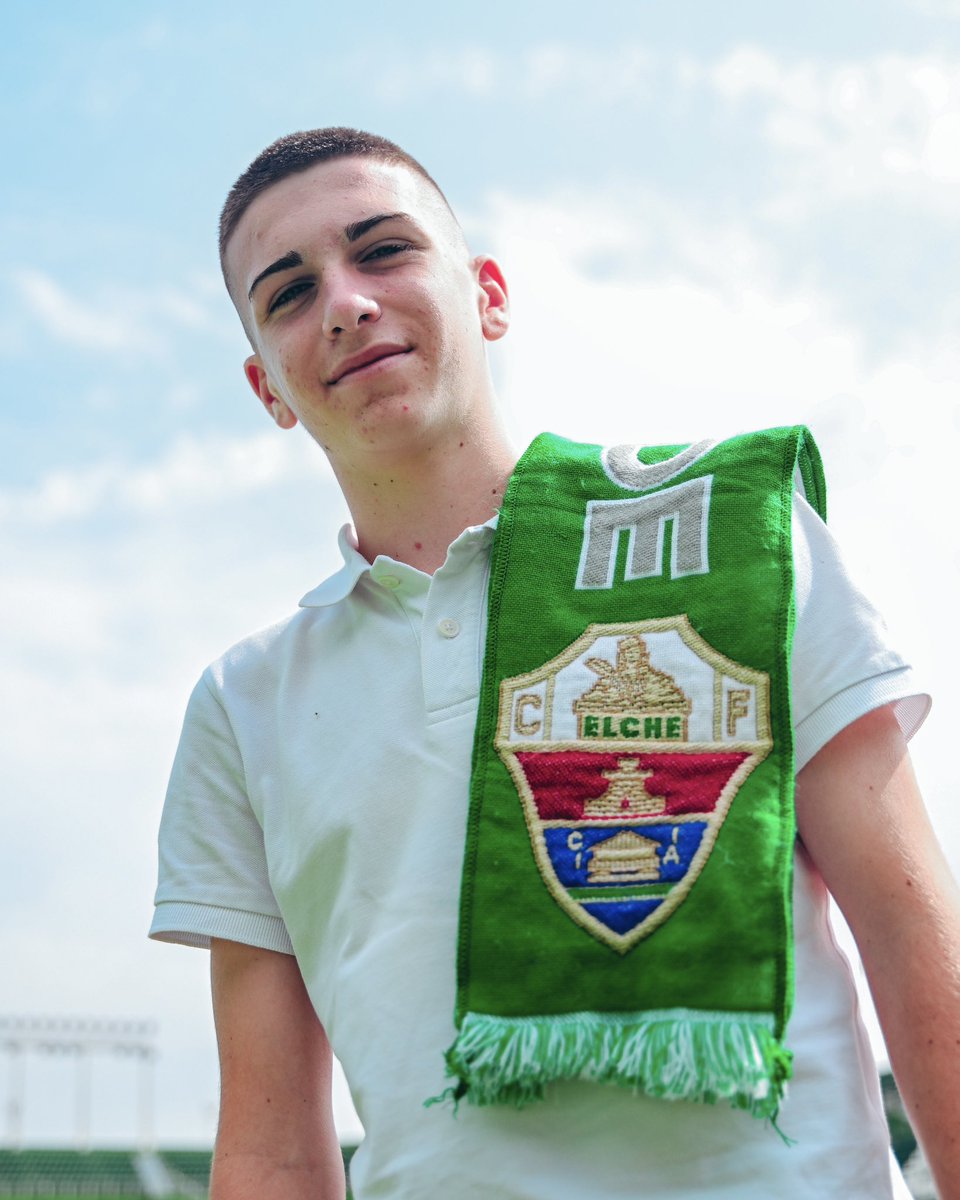 ✍🏼𝗣𝗲𝗱𝗿𝗼 𝗝𝗶𝗺𝗲́𝗻𝗲𝘇 firma con el #ElcheCF

El valenciano con clase en la salida, velocidad y poder en el juego aéreo se convierte en uno más de los nuestros para reforzar al Cadete Autonómico.

¡Bienvenido a la familia franjiverde, Pedro! 👊🏻💚