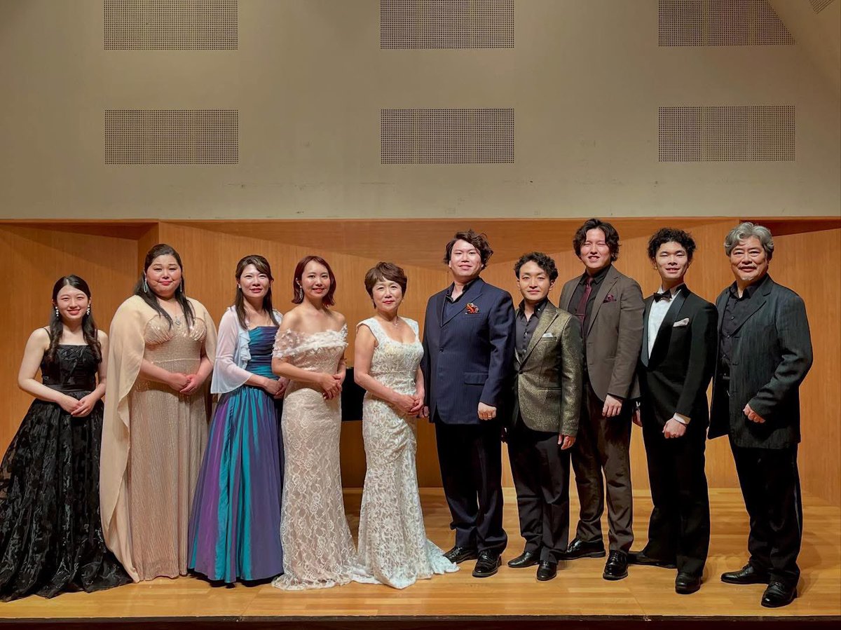 20250613「コンセール・ド・コテツ」
終演いたしました🇲🇰🇮🇹🇫🇷🇩🇪

バス・トーク
#小鉄和広 

ソプラノ
#伊藤いずみ 
#竹之内淳子 
#増田紋子 
#横山みゆき 

テノール
#金今陽祐 
#高橋なおと 

バリトン
#岡田頼祈 

バス
#林潤一郎 

ピアノ
#川端夢衣 

#東京オペラ #tokyoopera #声楽 #コンサート