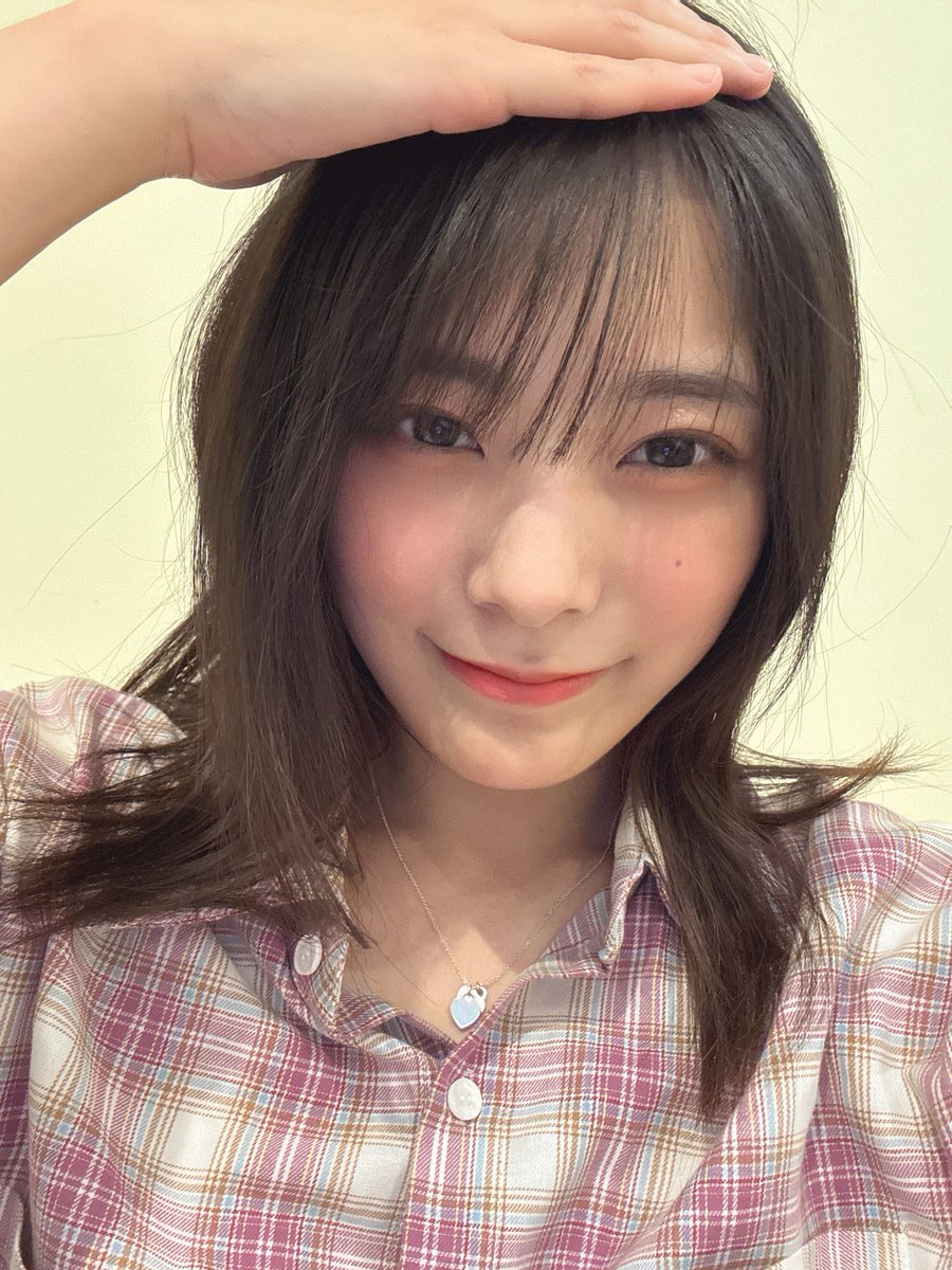 @Weekly_QWER: Jun,14,2025 Siyeon naver fancafe post MINGMING💓 Hi! I'm in Taipei today! It's been a while hehe I'm so happy because there's so much delicious food I hope today is another day where I'm full It's our first time performing at Taipei baseball stadium, so I'm nervous, but…