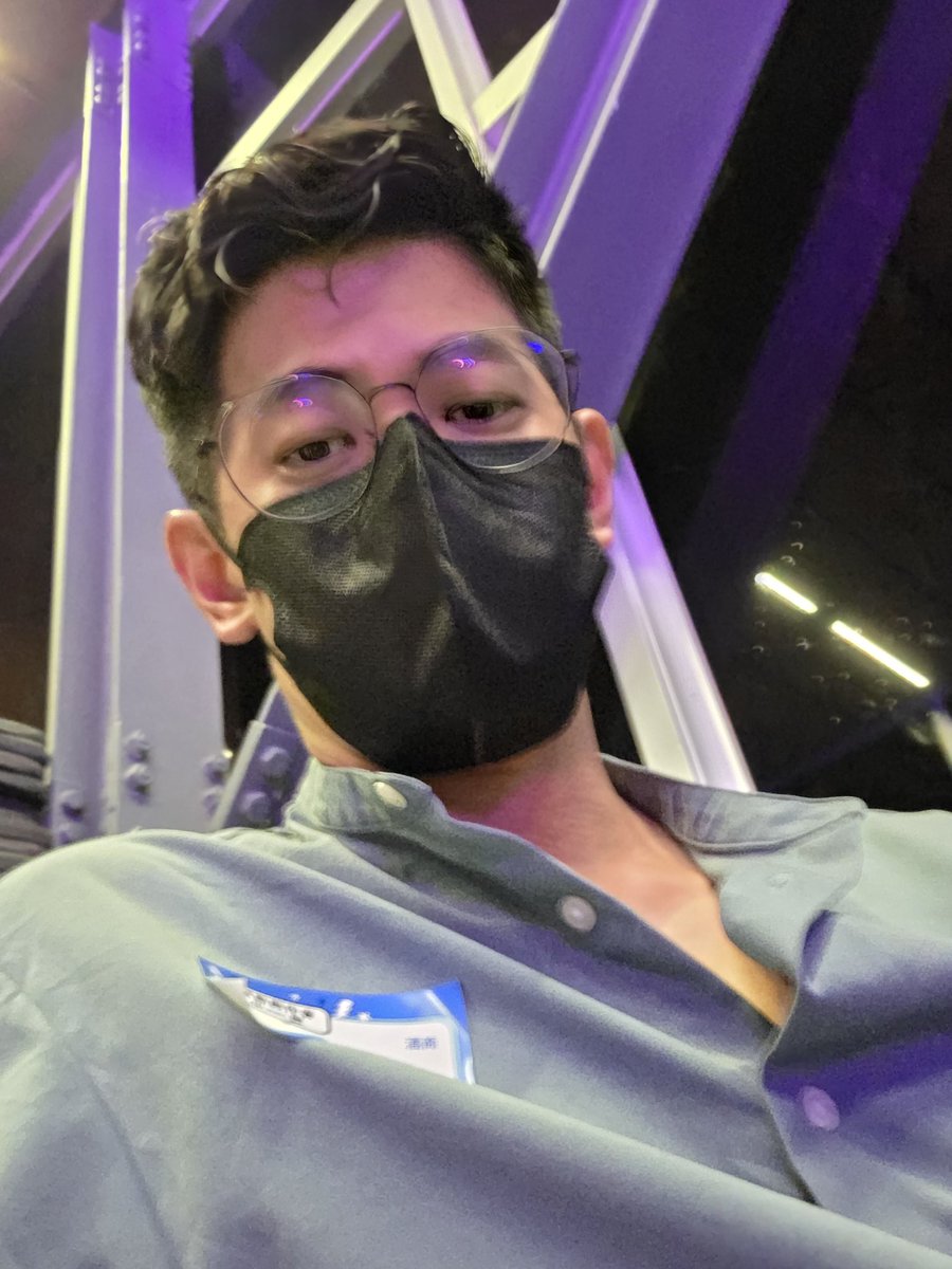 昨晚參加一場運動活動KOL，我是廠商代表，裡面好多帥哥猛男！HAPPY