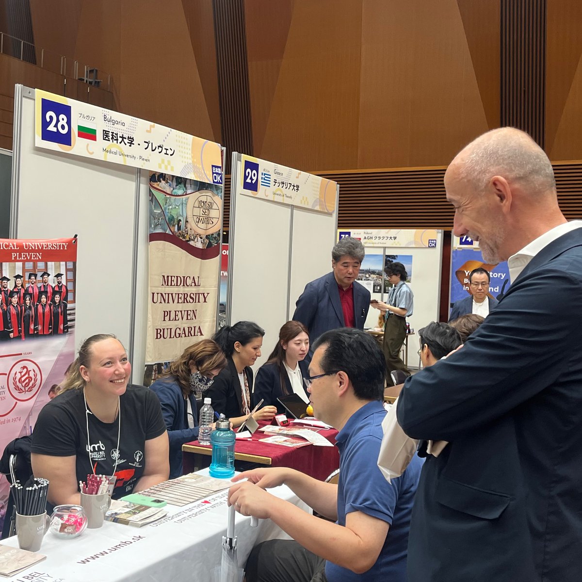 EUAmbJapan's tweet image. Encouraged by the keen interest in #StudyinEurope at this year’s #EHEFJapan, which saw a record number of visitors.🇪🇺 📚📝🏫🎓
Huge thanks to @hosei_pr for hosting! #euinjapan