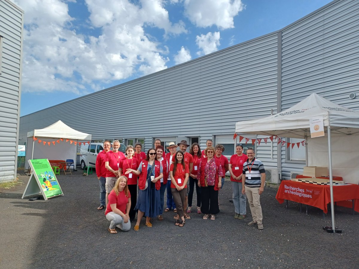 L'équipe du centre de Clermont-Ferrand est là pour vous accueillir et vous faire découvrir l'archéologie et ses métiers #JEArcheo #archéologie #public <a href="/MinistereCC/">Ministère de la Culture 🇫🇷</a> <a href="/ClermontFd/">Clermont-Ferrand</a>