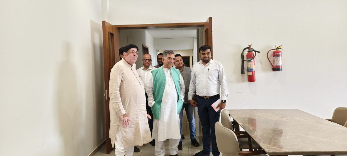 DILEEP SANGHANI (@dileep_sanghani) on Twitter photo NACOF के अध्यक्ष श्री राम इकबाल सिंह जी ने गुज़कोमासोल मुख्यालय गांधीनगर में शिष्टाचार भेंट की।
गुज़कोमासोल की गतिविधियां के बारे में अवगत किया।
<a href="/gujcomasol/">GUJCOMASOL</a> NACOF के अध्यक्ष श्री राम इकबाल सिंह जी ने गुज़कोमासोल मुख्यालय गांधीनगर में शिष्टाचार भेंट की।
गुज़कोमासोल की गतिविधियां के बारे में अवगत किया।
<a href="/gujcomasol/">GUJCOMASOL</a>