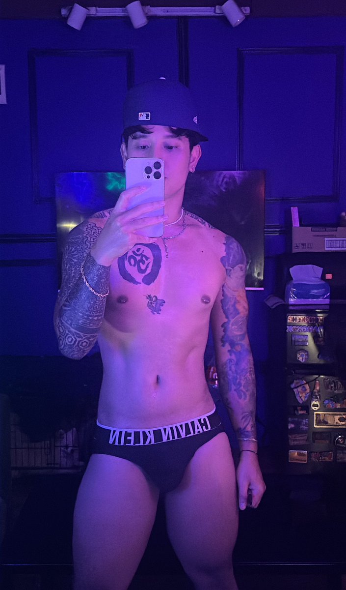 😈