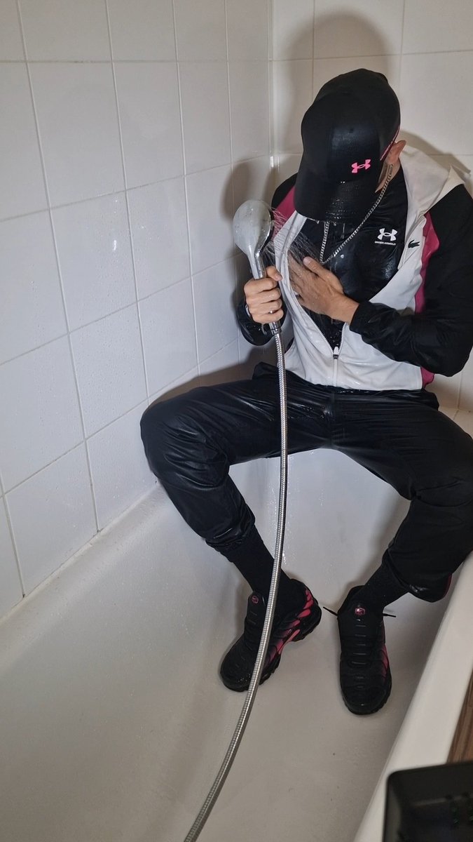 When you're asked to get wet 🚿👟

#scallyboy #wet #tracksuit #gaysneaker