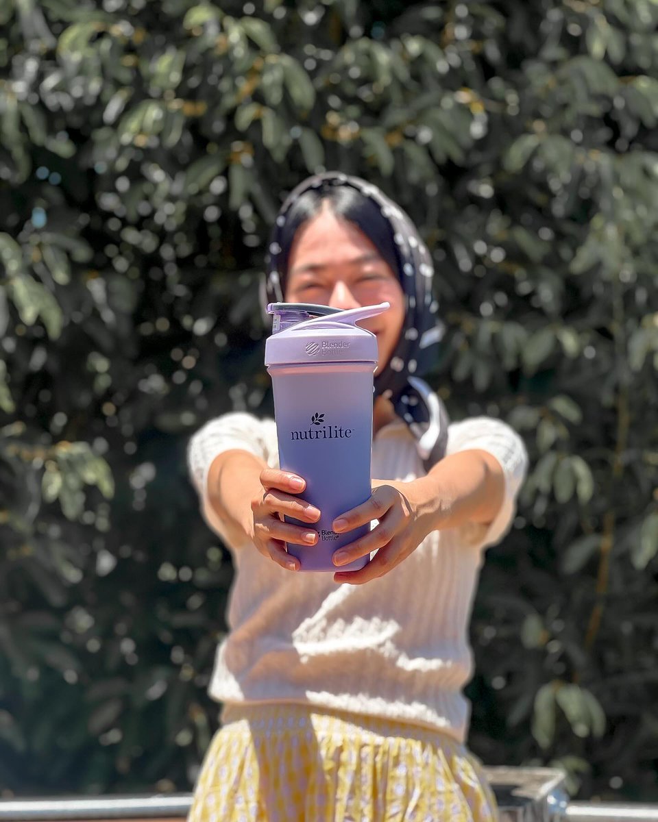 Amway's tweet image. DYK that #Nutrilite Shaker Bottles are unique to each Amway market?  Want to learn if you are able to get your own shaker bottle? Reach out to your local market! 

📸 Amway Business Owners Eur-angkoon Ja Metayapirom, hgphucdao, Montakan Alice Fuangsamruad and Queena Teo 
#Amway