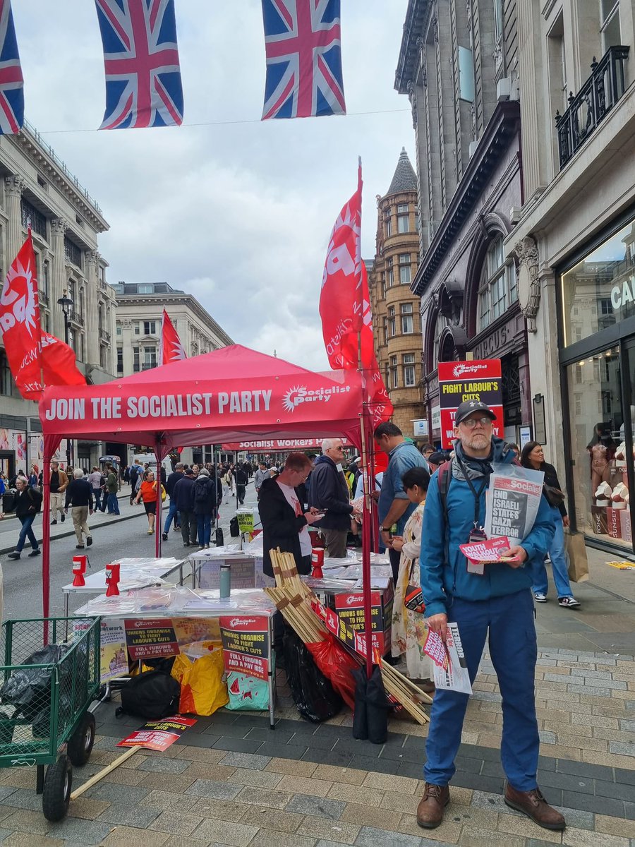Socialist_party's tweet image. Socialist party members have been out fighting against cuts to public services, and campaigning for the trade unions to take the lead in forming a new working class party. Get involved today!

socialistparty.org.uk