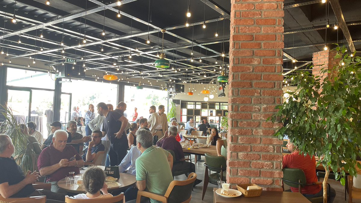 📍 Gugul Kafe Açılışına Katılım Sağladık
Bursa İspir ve Pazaryolu Derneği tarafından hayata geçirilen Gugul Kafe’nin açılışına, Başk. Sinan Döngel ve yönetim kurulu üyelerimizle birlikte katılım sağladık.
Yeni dernek binası ve Gugul Kafe’nin BİSPADER camiasına hayırlı olmasını