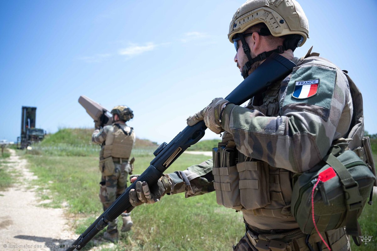 Armée française - Opérations militaires (@etatmajorfr) on Twitter photo 📍Roumanie | Contribuer à la défense🇷🇴
Le système MAMBA 🇫🇷 est pleinement intégré à la chaîne de défense aérienne de l'<a href="/OTAN_FR/">OTAN en français</a>.
Ensemble avec nos alliés pour protéger et défendre le ciel européen. 📍Roumanie | Contribuer à la défense🇷🇴
Le système MAMBA 🇫🇷 est pleinement intégré à la chaîne de défense aérienne de l'<a href="/OTAN_FR/">OTAN en français</a>.
Ensemble avec nos alliés pour protéger et défendre le ciel européen.