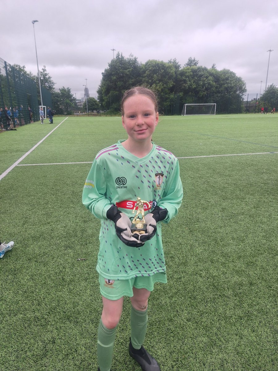 Our U14 Purples played at home to Hillwood Girls this morning. 

A game of two halves. First half, excellent, sharp, composed, and on the front foot. Second half saw a dip in performance levels as we came under real pressure and switched off for Hillwoods goal. But that’s
