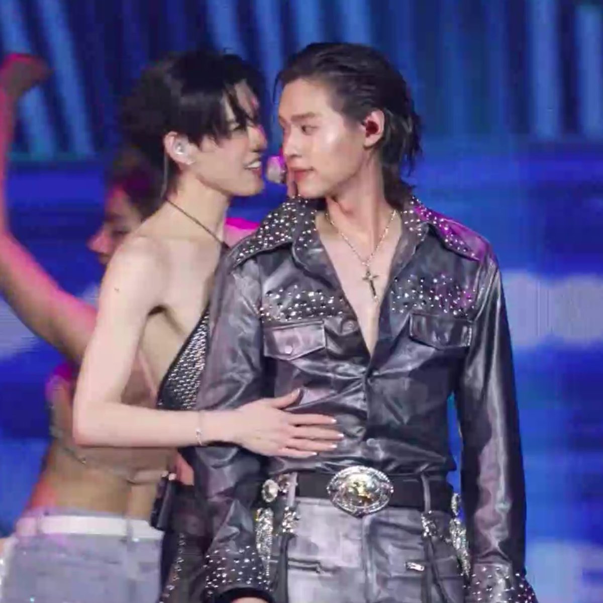 withUisee4ever's tweet image. มือ ๆๆๆ

#BKPPWeddingConcert_D2
#BKPPWeddingConcert