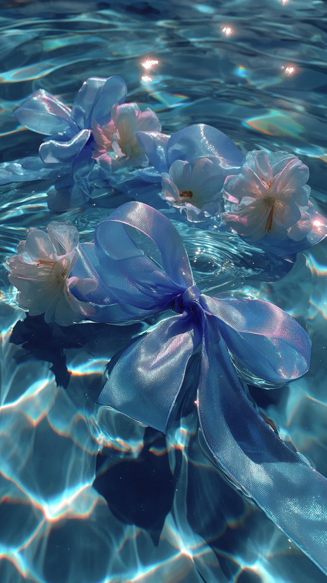 tenshizyoshi's tweet photo. wallpaper💙

#天使界隈 #水色界隈 #ロック画面 https://t.co/bUxwg5KYnY