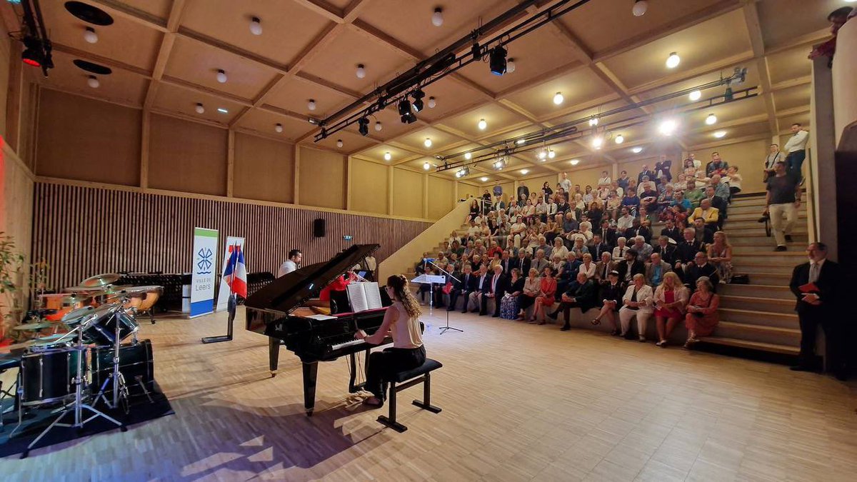 Damien Castelain tweet media