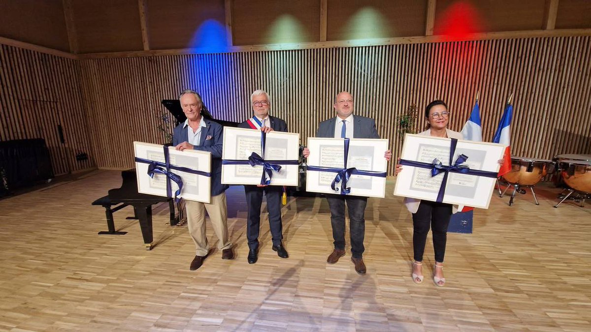 Damien Castelain tweet media