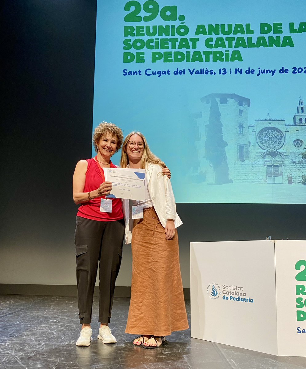🏅Per tancar la 29a Reunió Anual de la SCP es lliuren els premis a les millors comunicacions  #scpsantcugat2025 
👉Els guanyadors a les millors comunicacions orals han estat:
1-Mireia Biosca
2-Francesc Ripoll
Accèssit: Pere Sala
Resident: Clàudia Aurell