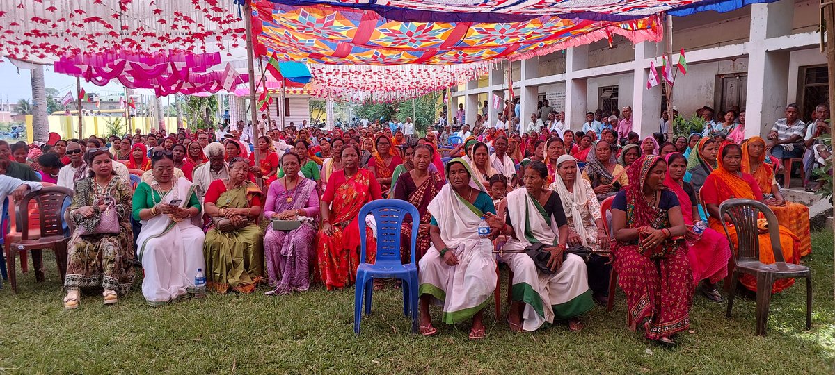 आज सप्तरी जिल्लामा आयोजित नेपाल थारु संघको प्रथम जिल्ला अधिवेशन अत्यन्तै भव्य र सफल रूपमा सम्पन्न भएकोमा सम्पूर्ण आयोजक तथा सहभागीहरुलाई हार्दिक बधाई र शुभकामना व्यक्त गर्दछु।

यस्तो ऐतिहासिक अवसरमा सहभागी हुन निमन्त्रणा दिनुहुने आयोजक सबैप्रति आभार प्रकट गर्दछु। एकता, अधिकार र