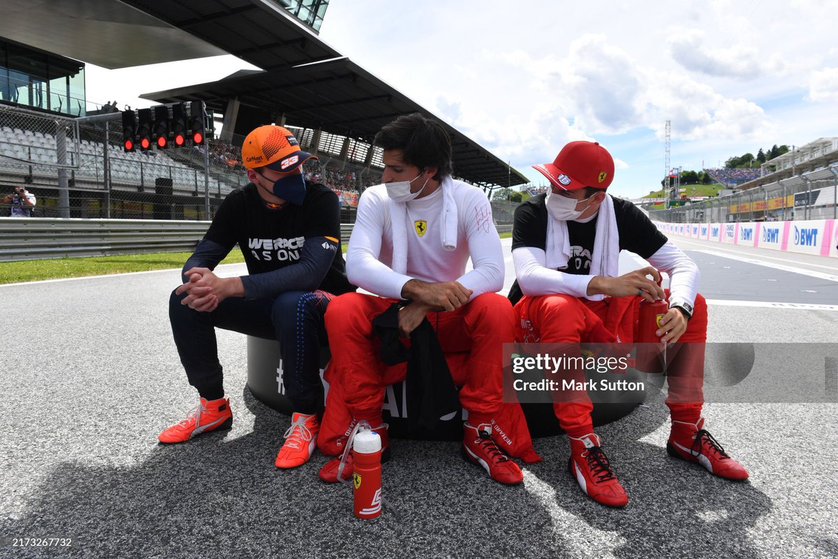 did he see them talk and decided to sit with them??? MY SHAYLA 😭😭