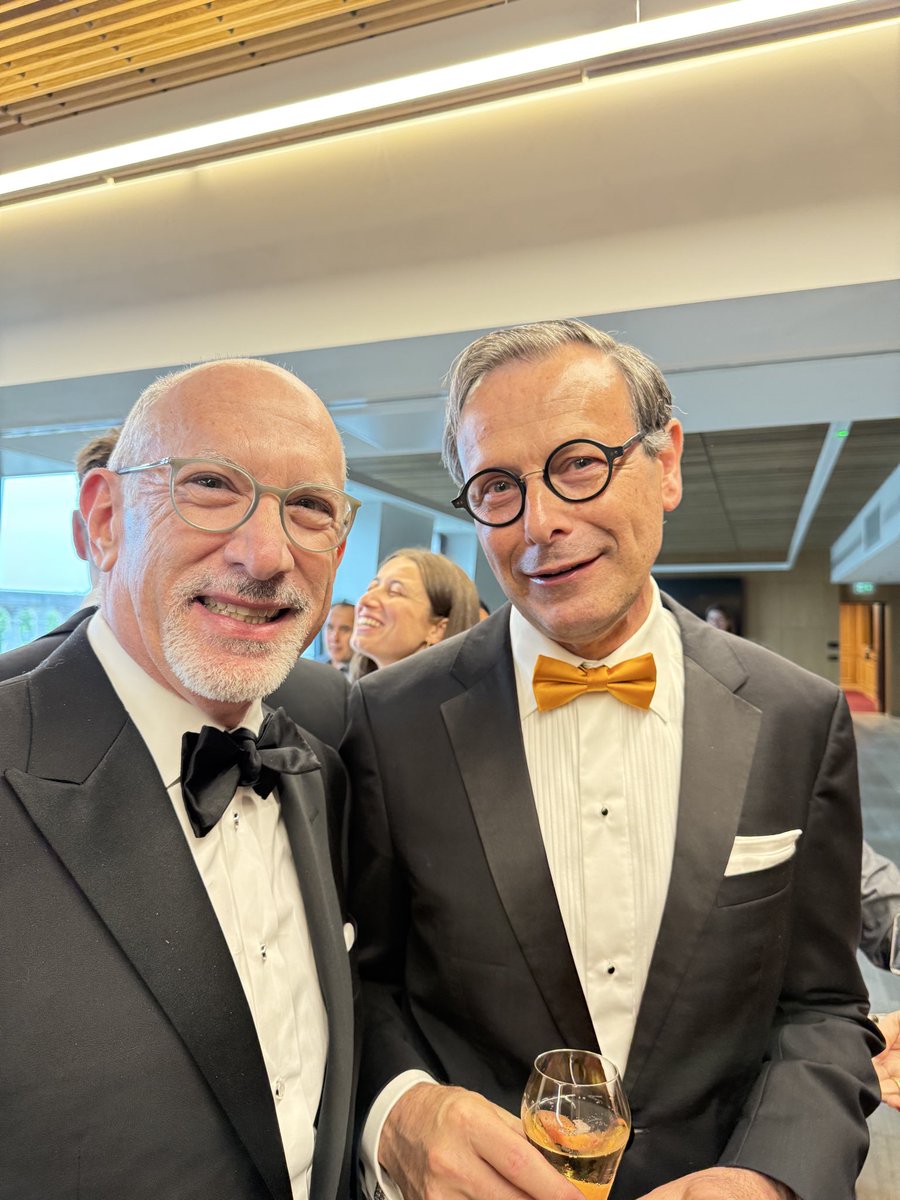 Fortunate to be able to celebrate my friend Prof James Shapiro as the 2025 BJS Award recipient at the Royal College of Surgeons yesterday evening. His innovative work in islet transplantation (Edmonton Protocol) has had extraordinary impact. <a href="/BJSurgery/">BJS</a> <a href="/BjsOpen/">BJS Open</a> <a href="/BJSAcademy/">BJS Academy</a>